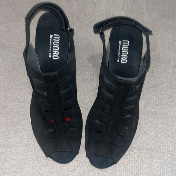 Munro black leather caged 2.5” heel shoes. - Picture 2 of 4